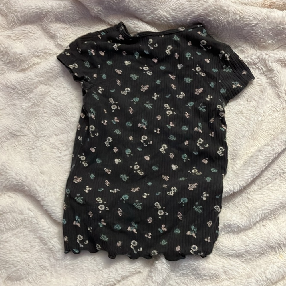 Flower Ruffled Tee - Picture 2 of 2